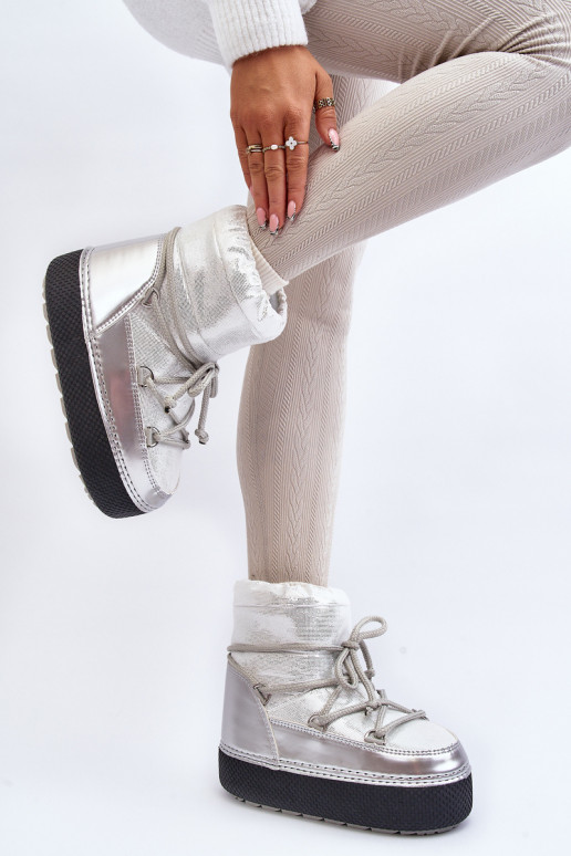 Schneestiefel mit stilvollen Details in Silber von Toolsa