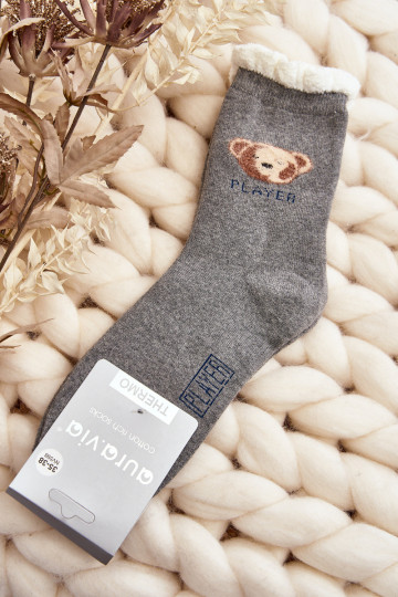 Die Socken sind grau