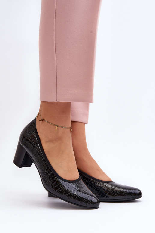 mit Lackeffekt Schuhe mit Aufdruck in schwarzer Farbe Cynania mit Lackeffekt Schuhe mit Aufdruck in schwarzer Farbe Cynania
