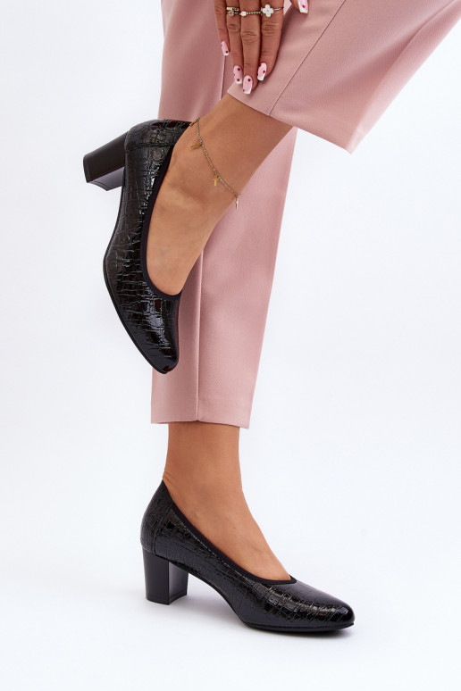 mit Lackeffekt Schuhe mit Aufdruck in schwarzer Farbe Cynania mit Lackeffekt Schuhe mit Aufdruck in schwarzer Farbe Cynania