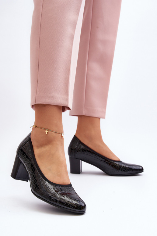 mit Lackeffekt Schuhe mit Aufdruck in schwarzer Farbe Cynania mit Lackeffekt Schuhe mit Aufdruck in schwarzer Farbe Cynania