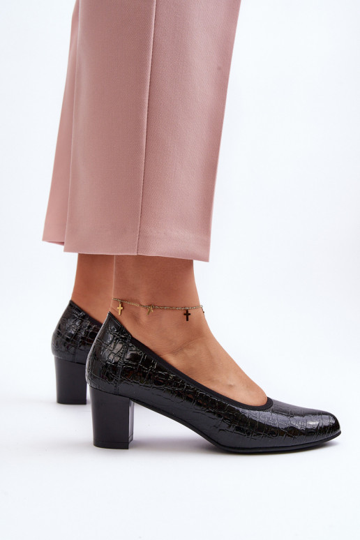 mit Lackeffekt Schuhe mit Aufdruck in schwarzer Farbe Cynania mit Lackeffekt Schuhe mit Aufdruck in schwarzer Farbe Cynania