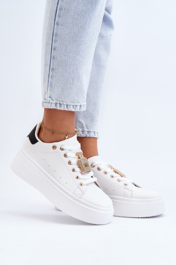 Sneakers-Modellschuhe mit Ornamenten in der weißen Farbe Celedria 2