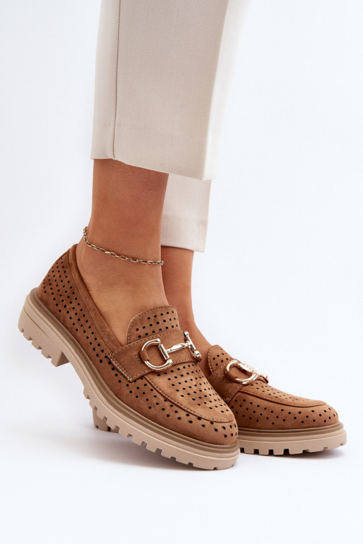 Durchbrochene Damenmokassins mit Ornamenten in braunem Talesse Durchbrochene Damenmokassins mit Ornamenten in braunem Talesse