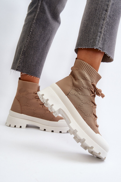 mit sockenartiger Innensohle