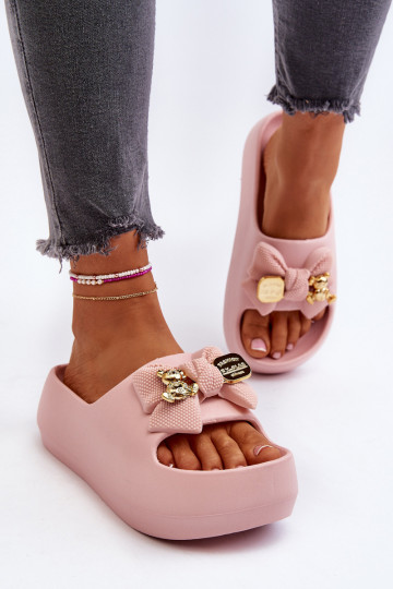 Leichte Hausschuhe für Damen mit Bändern in Rosa von Salessa 2