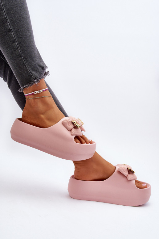 Leichte Hausschuhe für Damen mit Bändern in Rosa von Salessa