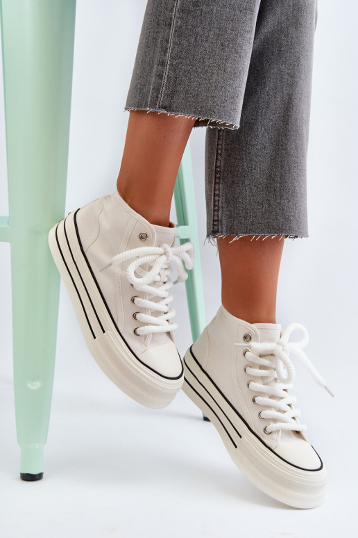 Freizeitschuhe mit Plateau in der Farbe Weiß von Aineri Freizeitschuhe mit Plateau in der Farbe Weiß von Aineri