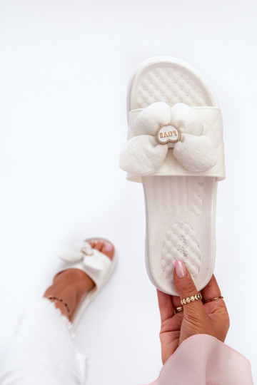 Damenhausschuhe mit Ornamenten, Platformie, weiße Farbe Cedrella 2