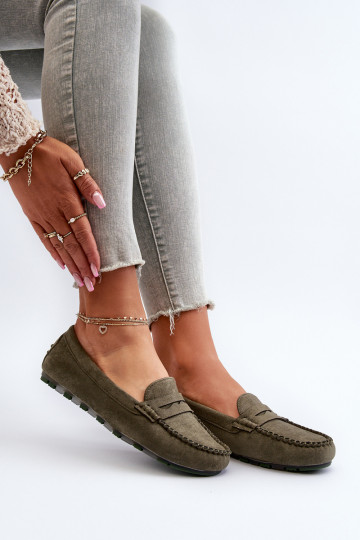 Klassisches Damen-Mokassin-Modell aus Wildleder in der Farbe Khaki von Glimris 2