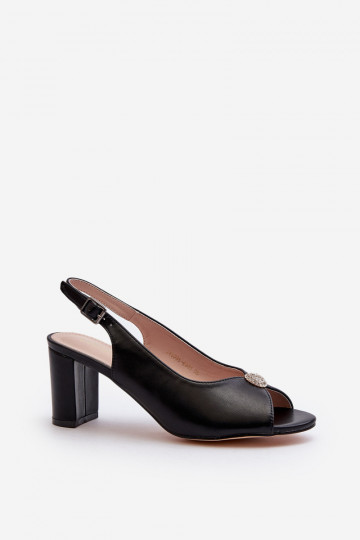 Elegante Sandalen mit Absatz und Ornamenten in der Farbe Schwarz von Trasea