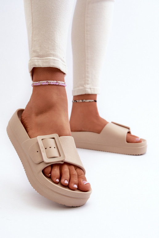 Big Star NN274A666 leichte Plateausandalen mit Schnallen beige Big Star NN274A666 leichte Plateausandalen mit Schnallen beige