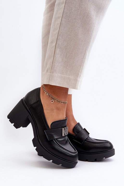 Schuhe mit breitem Absatz und Ornamenten in der Farbe Schwarz von Ranunca Schuhe mit breitem Absatz und Ornamenten in der Farbe Schwarz von Ranunca