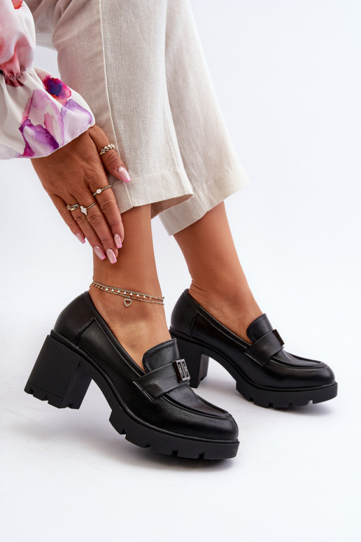 Schuhe mit breitem Absatz und Ornamenten in der Farbe Schwarz von Ranunca Schuhe mit breitem Absatz und Ornamenten in der Farbe Schwarz von Ranunca