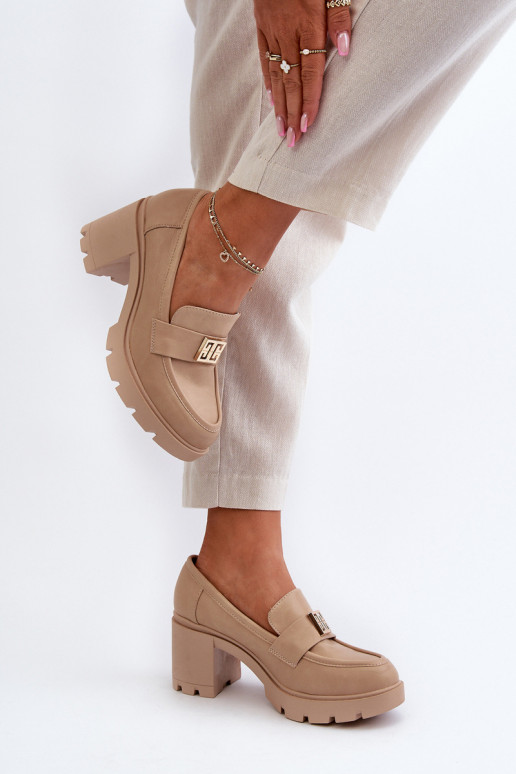 Schuhe mit breiten Absätzen und Ornamenten beige Ranunca Schuhe mit breiten Absätzen und Ornamenten beige Ranunca