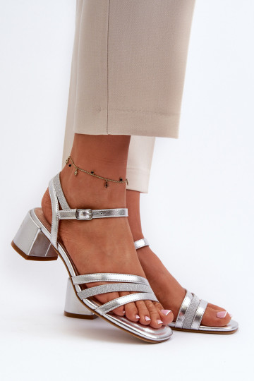 Damensandalen mit niedrigem Absatz aus Öko-Leder Sergio Leone SK046 in Silberfarbe