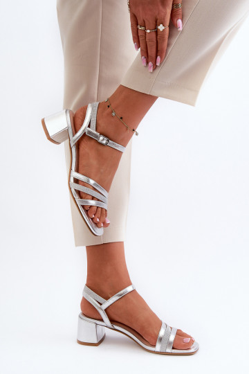 Damensandalen mit niedrigem Absatz aus Öko-Leder Sergio Leone SK046 in Silberfarbe 2