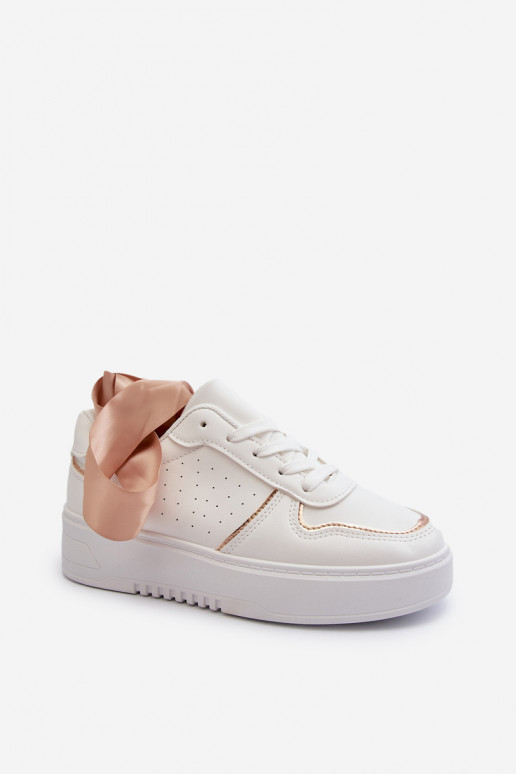 Sneakers-Modellschuhe mit Plateau in der weißen Farbe Tessama Sneakers-Modellschuhe mit Plateau in der weißen Farbe Tessama