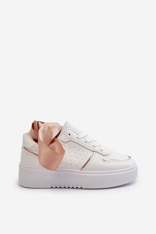 Sneakers-Modellschuhe mit Plateau in der weißen Farbe Tessama Sneakers-Modellschuhe mit Plateau in der weißen Farbe Tessama