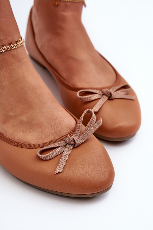 Ballerinas Eko mit Bändern in brauner Farbe Sandelal