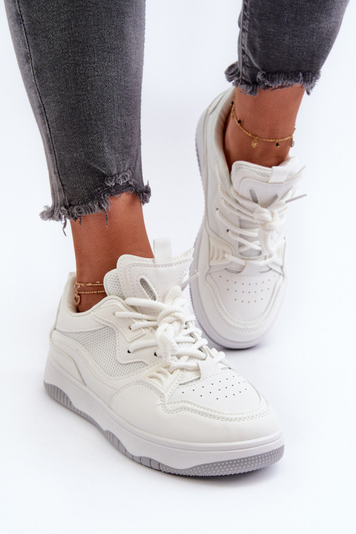 Sneakers-Modellschuhe mit Plateau in der weißen Farbe Etnaria Sneakers-Modellschuhe mit Plateau in der weißen Farbe Etnaria