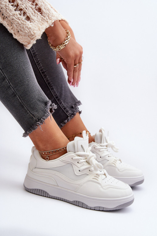 Sneakers-Modellschuhe mit Plateau in der weißen Farbe Etnaria Sneakers-Modellschuhe mit Plateau in der weißen Farbe Etnaria