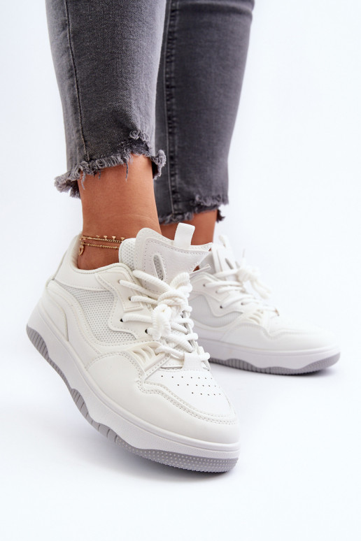 Sneakers-Modellschuhe mit Plateau in der weißen Farbe Etnaria Sneakers-Modellschuhe mit Plateau in der weißen Farbe Etnaria