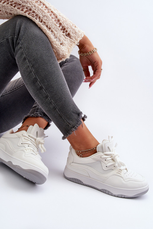 Sneakers-Modellschuhe mit Plateau in der weißen Farbe Etnaria Sneakers-Modellschuhe mit Plateau in der weißen Farbe Etnaria