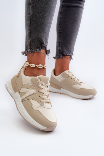 Sneakers-Modellschuhe aus beigem Öko-Leder von Vinelli