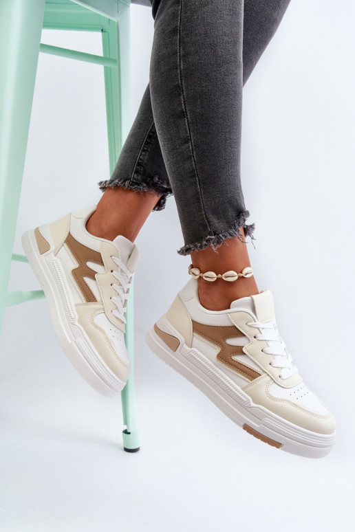 Sneakers-Modellschuhe mit Plateau aus beigem Öko-Leder von Lynnette