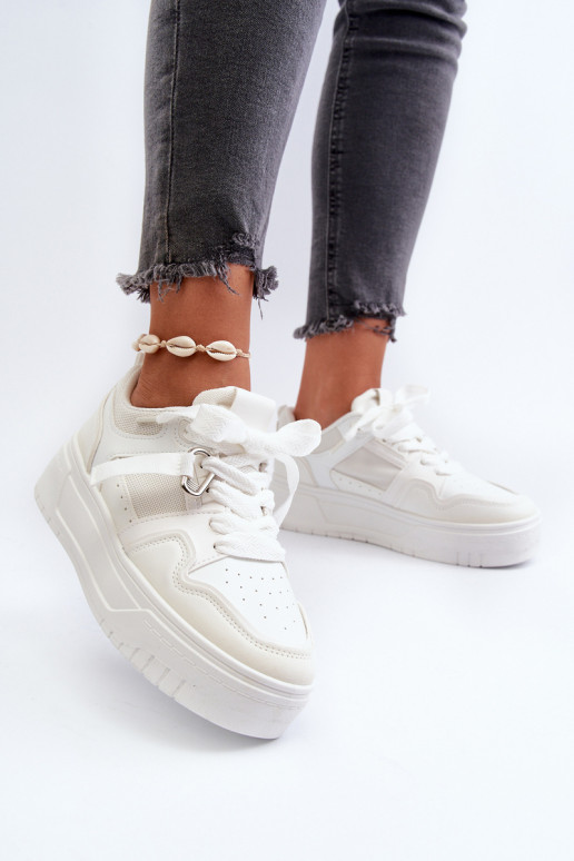 Sneakers-Modellschuhe mit Plateau aus Öko-Leder in der Farbe Weiß Moun Sneakers-Modellschuhe mit Plateau aus Öko-Leder in der Farbe Weiß Moun