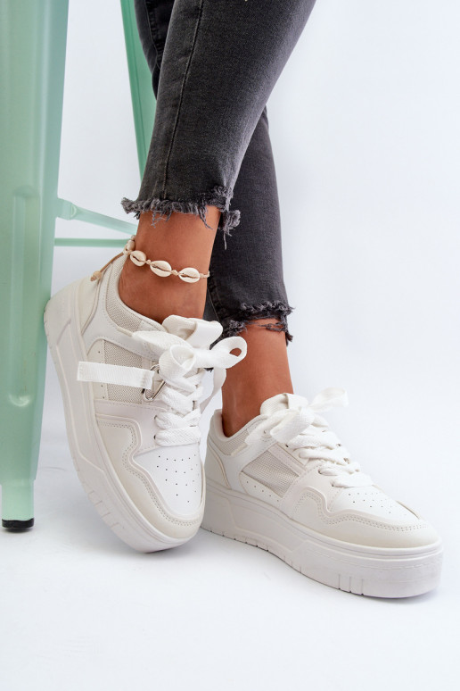 Sneakers-Modellschuhe mit Plateau aus Öko-Leder in der Farbe Weiß Moun Sneakers-Modellschuhe mit Plateau aus Öko-Leder in der Farbe Weiß Moun