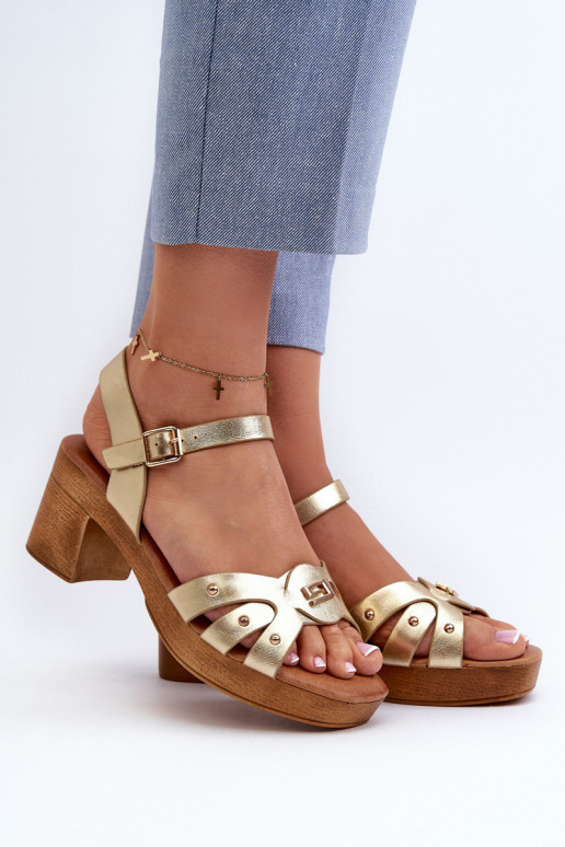 Damensandalen mit Absatz aus Öko-Leder in der goldenen Farbe Assames