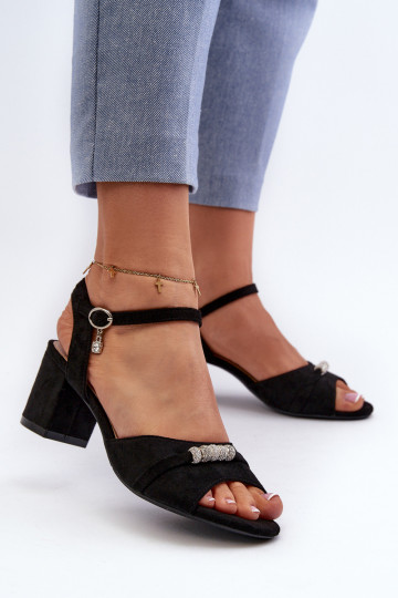 Damensandalen aus Öko-Wildleder mit Absätzen mit schönen Details in schwarzem Narhi 2
