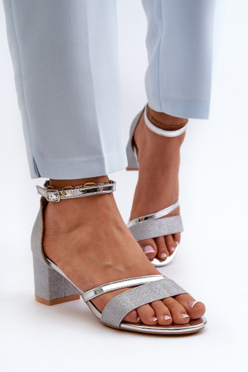 Ploemis glänzende Sandalen mit niedrigem Absatz in Silber