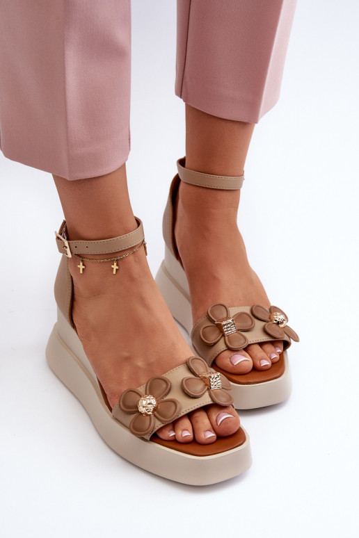 Damensandalen mit Plateau I Koturnie mit Blumen beige Foviana Damensandalen mit Plateau I Koturnie mit Blumen beige Foviana