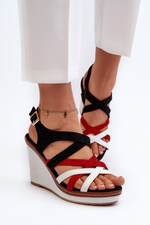 Plateausandalen mit Riemen in der Farbe Schwarz Ellen Plateausandalen mit Riemen in der Farbe Schwarz Ellen