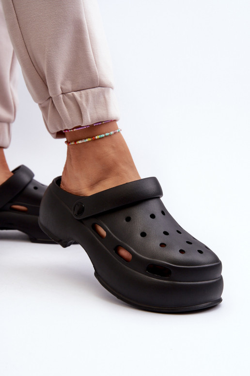 Leichte Hausschuhe für Damen mit modischer massiver Sohle in der Farbe Schwarz von Danollia