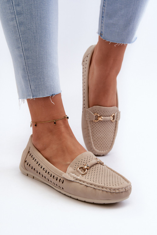 Durchbrochene Damenmokassins mit Verzierungen in Beige von Kaydance Durchbrochene Damenmokassins mit Verzierungen in Beige von Kaydance