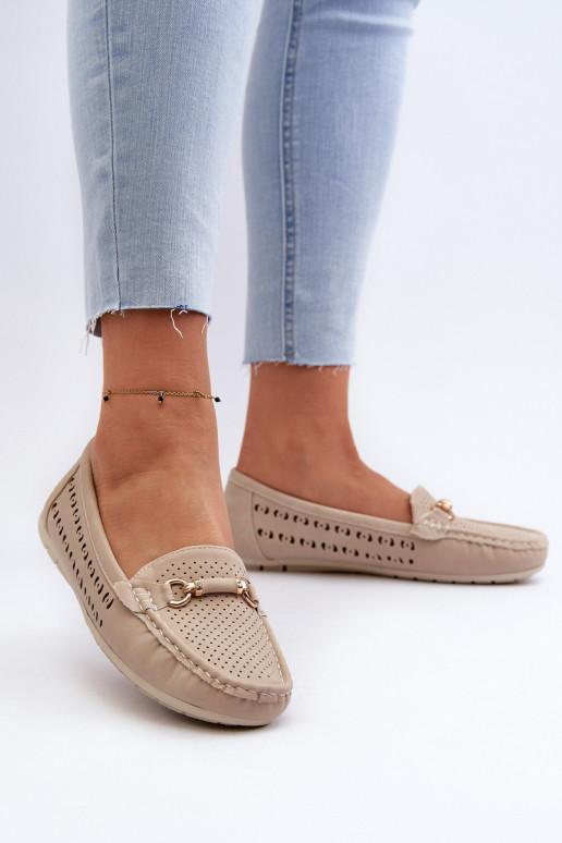 Durchbrochene Damenmokassins mit Verzierungen in Beige von Kaydance Durchbrochene Damenmokassins mit Verzierungen in Beige von Kaydance