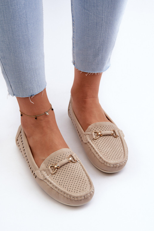 Durchbrochene Damenmokassins mit Verzierungen in Beige von Kaydance Durchbrochene Damenmokassins mit Verzierungen in Beige von Kaydance