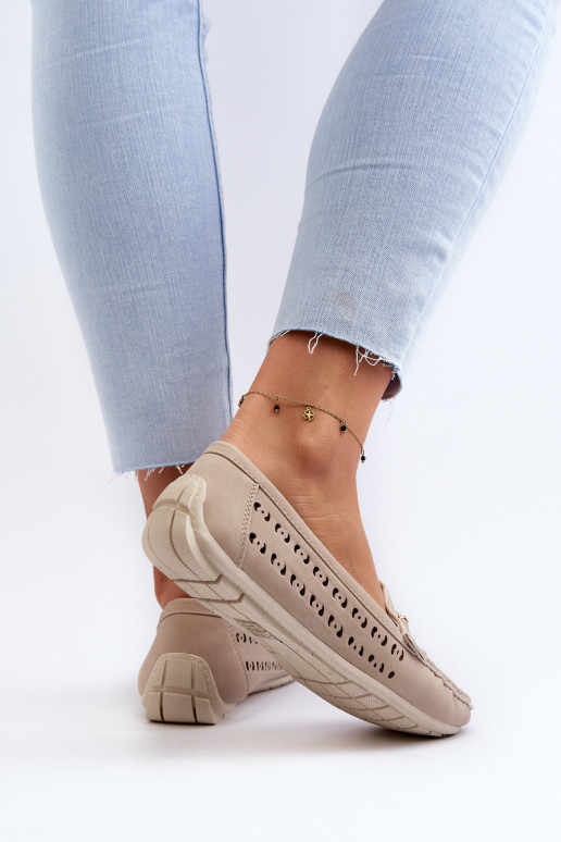 Durchbrochene Damenmokassins mit Verzierungen in Beige von Kaydance Durchbrochene Damenmokassins mit Verzierungen in Beige von Kaydance