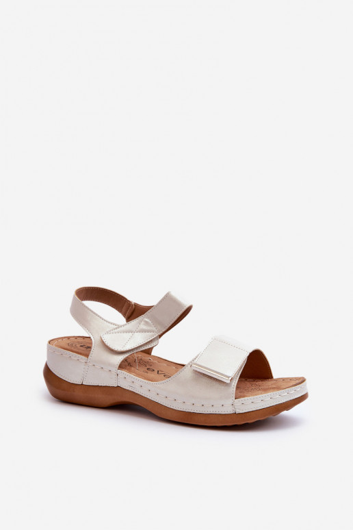 Bequeme Sandalen für Damen mit Klebeverschlüssen in der Farbe Silber von Iphiope