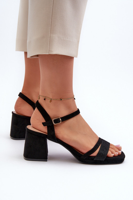 Elegante hochhackige Sandalen von Z Błyszczącym in der schwarzen Farbe Tessata Elegante hochhackige Sandalen von Z Błyszczącym in der schwarzen Farbe Tessata