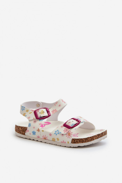 Sandalen für Kinder mit Blumen und Schnallen in der Farbe Weiß von Memoria Sandalen für Kinder mit Blumen und Schnallen in der Farbe Weiß von Memoria