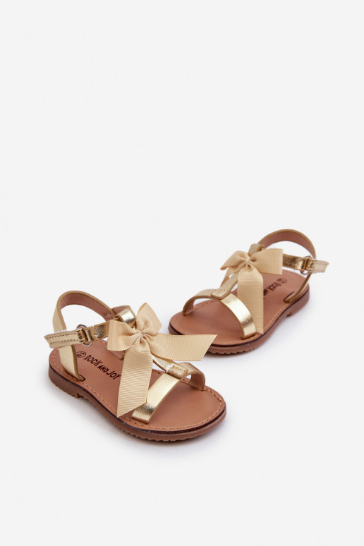 Sandalen für Kinder mit Bändern und Klebeverschlüssen in der Farbe Gold Joratia