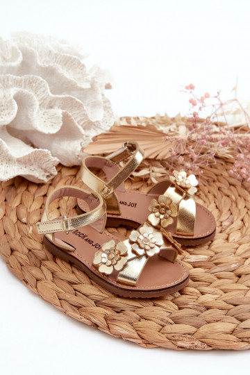 Sandalen Kinder Ozdobione mit Blumenmotiven mit Klebeverschlüssen goldfarben Fagossa