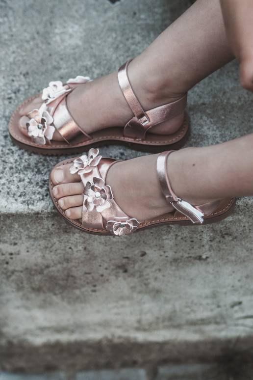 Sandalen Kinder Ozdobione mit Blumenmotiven mit Klebeverschlüssen rosa Fagossa