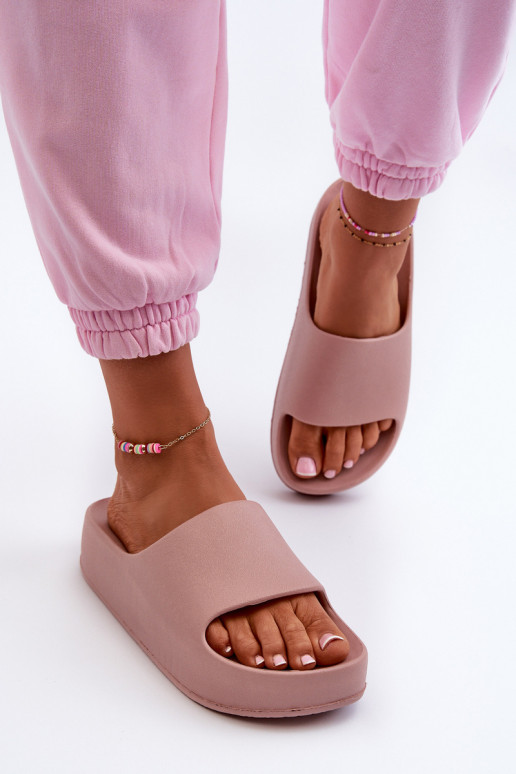 Damen-Flip-Flops mit Plateau. Helle Flip-Flops in Rosa von Airaplea Damen-Flip-Flops mit Plateau. Helle Flip-Flops in Rosa von Airaplea