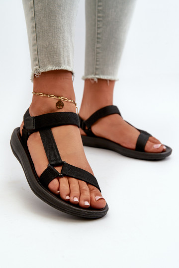Damensandalen im sportlichen Stil mit Klebeverschlüssen in der Farbe Schwarz von Vilari